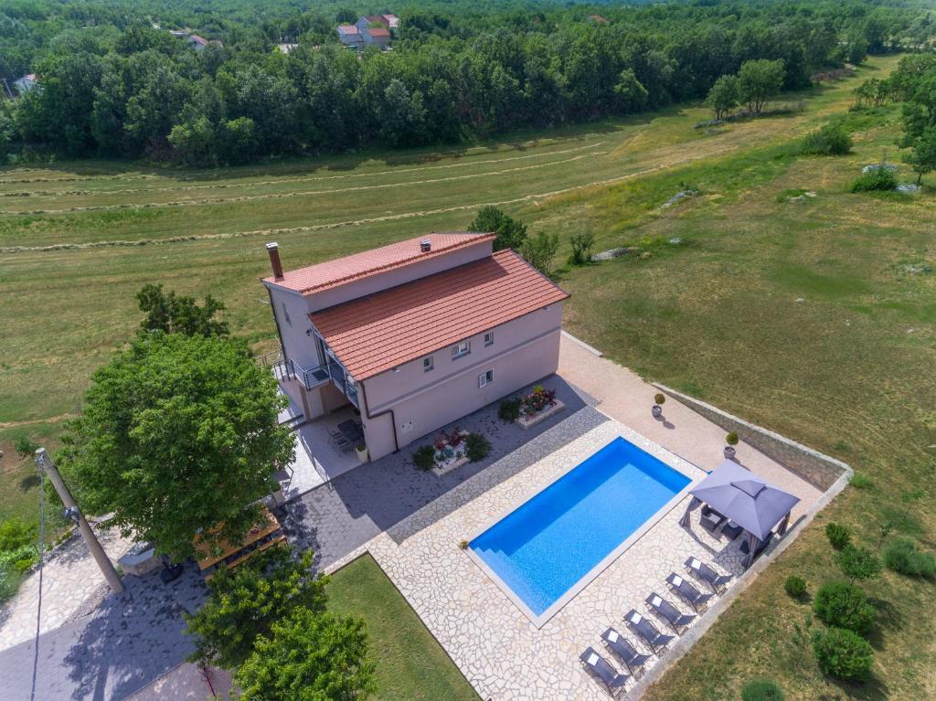 Bazén v ubytování HOLIDAY HOME MARTINA, Vinjani - Imotski nebo v jeho okolí