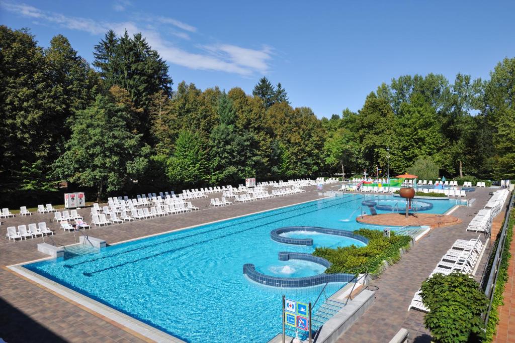 Bazén v ubytování Hotel Kristal - Terme Krka nebo v jeho okolí