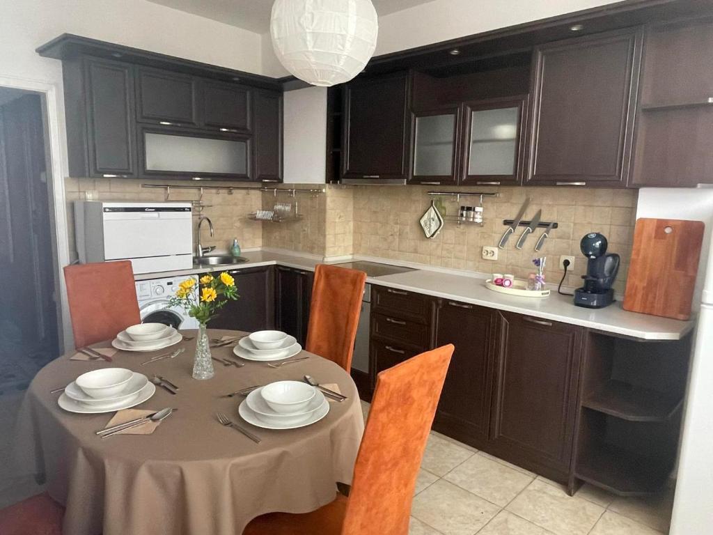Spacious and Stylish flat in the center of Sofia -White Harmony