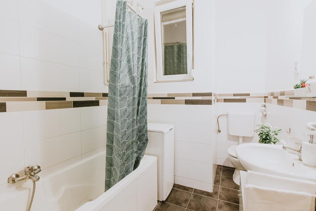 Fotografia z galérie ubytovania Budapest FOLK Apartment 60sm Spacious and Bright v Budapešti