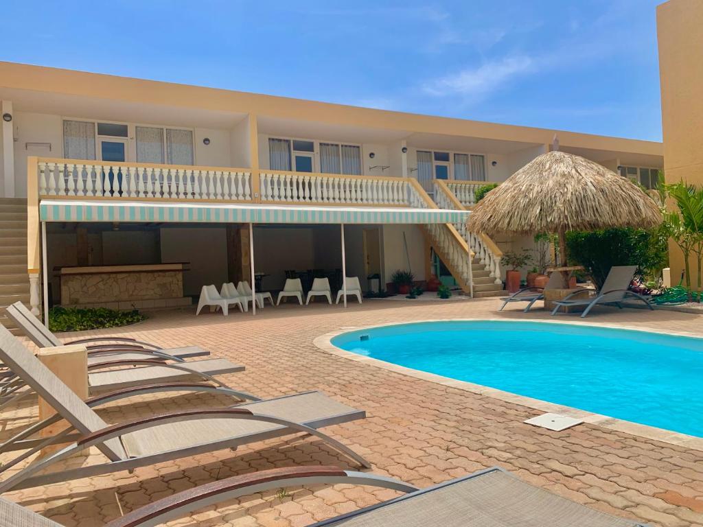 Bazén v ubytování Montana Eco Resort Aruba nebo v jeho okolí