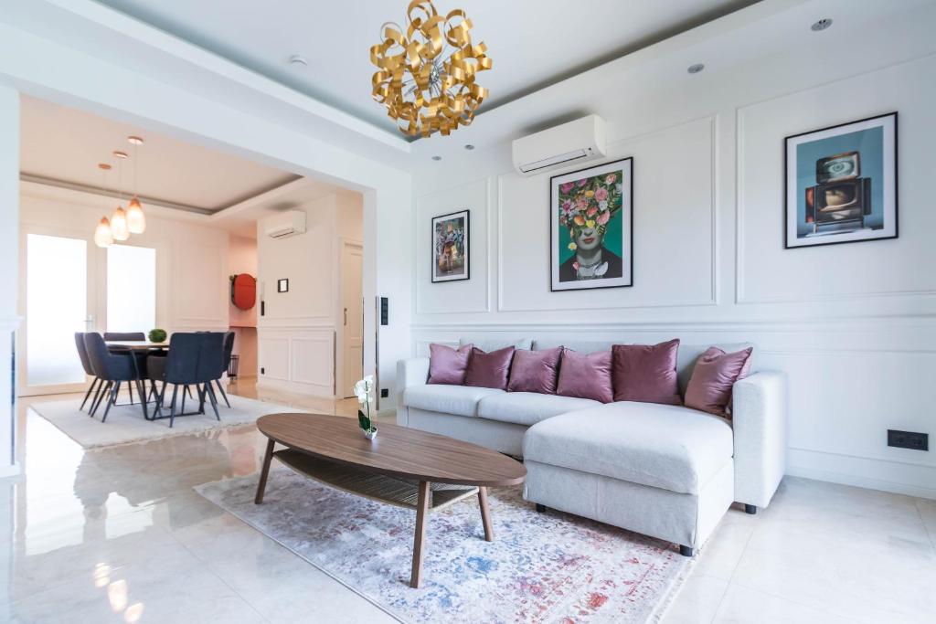 Posedenie v ubytovaní Corvinus Smart Apartment with Beautiful View