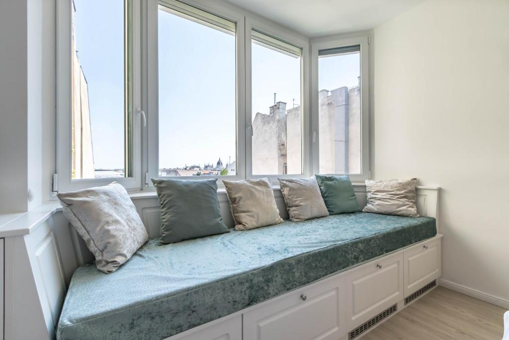 Posteľ alebo postele v izbe v ubytovaní Corvinus Smart Apartment with Beautiful View