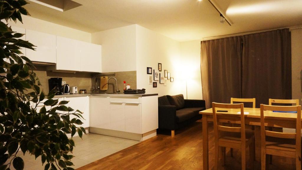 Kuchyň nebo kuchyňský kout v ubytování Suite Prague Apartment -Duplex, up to 4people