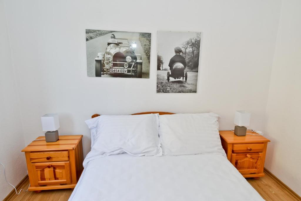 Posteľ alebo postele v izbe v ubytovaní Apartmani Vidikovac Dokoza