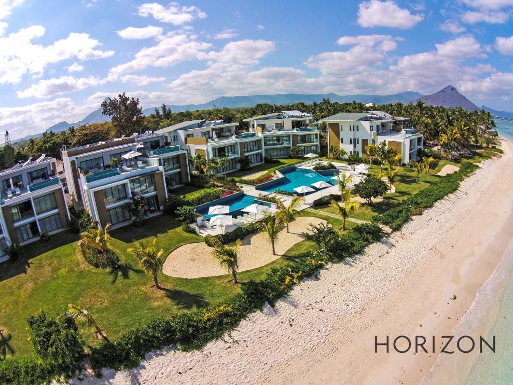 Бассейн в Cap Ouest by Horizon Holidays или поблизости
