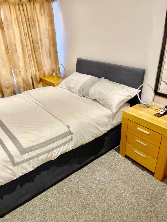 Postel nebo postele na pokoji v ubytování ANGIE HOME