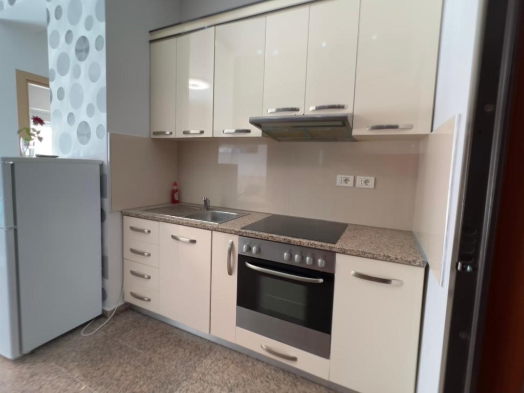 Bella View Apartment - Image 4