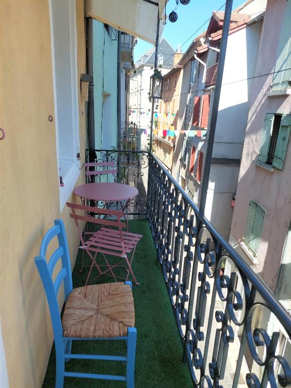 Balkón alebo terasa v ubytovaní L'Escale Centre Historique de Gap Meublé de tourisme Classé 3 étoiles