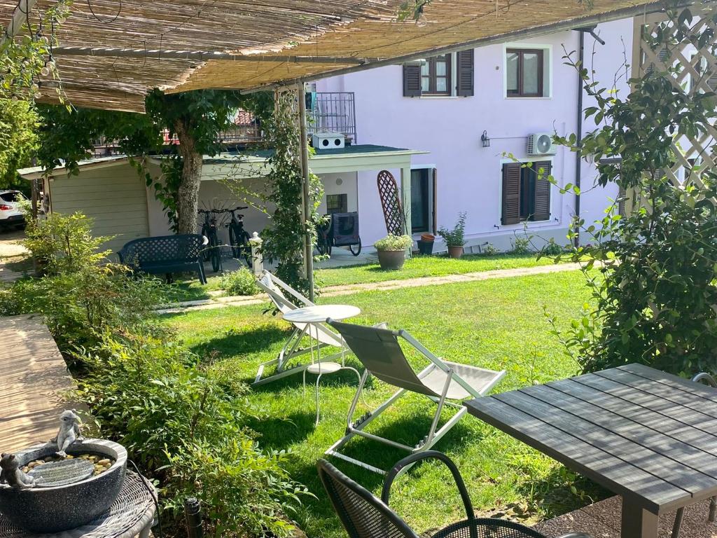 Ogród w obiekcie La Casa Di Campagna Sul Garda