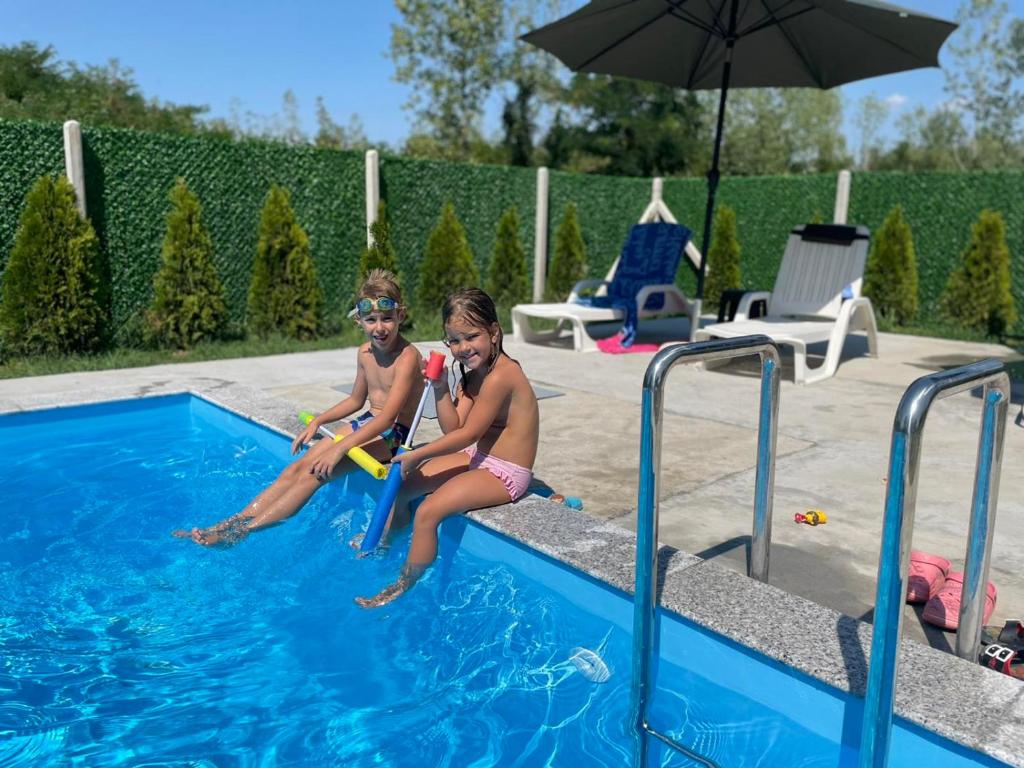 Bazén v ubytování Vikendica Una na Drini nebo v jeho okolí