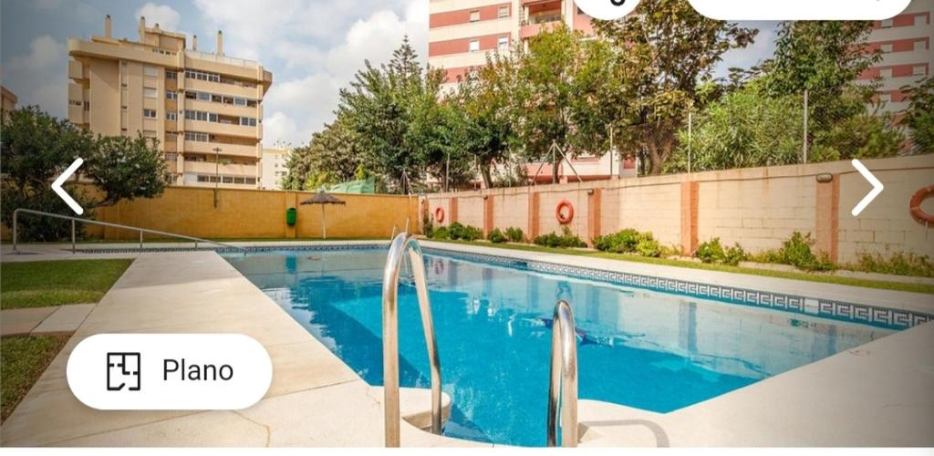 Bazén v ubytovaní Apartamento CANDELA alebo v jeho blízkosti