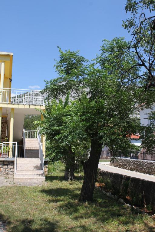 Vonkajšia záhrada v ubytovaní Apartment Starigrad 6623c