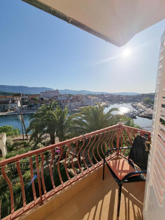 Balkón alebo terasa v ubytovaní Apartments and rooms by the sea Vrboska (Hvar) - 540