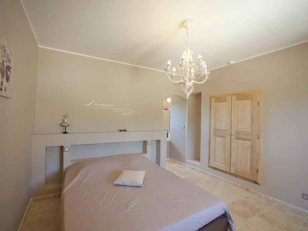 Posteľ alebo postele v izbe v ubytovaní Luxury villa in Provence with a private pool