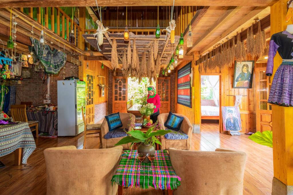 Hmong house Sapa - 17