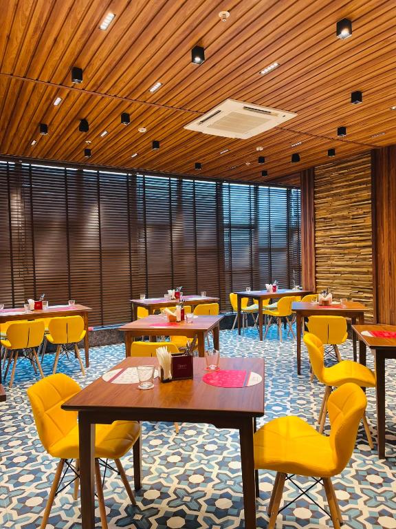 Restaurace v ubytování Ginger Mumbai, Goregaon