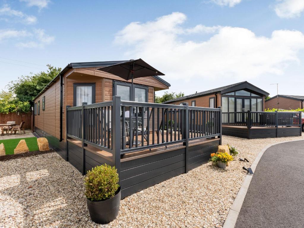 The Cotswold Holiday Lodge