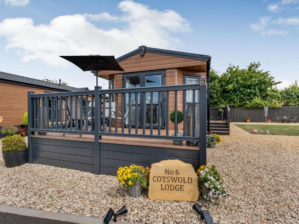 The Cotswold Holiday Lodge