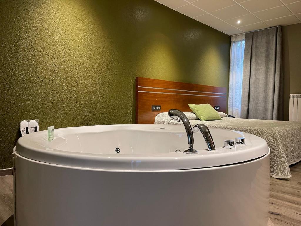 Motel Los Abedules, Oviedo – Updated 2023 Prices