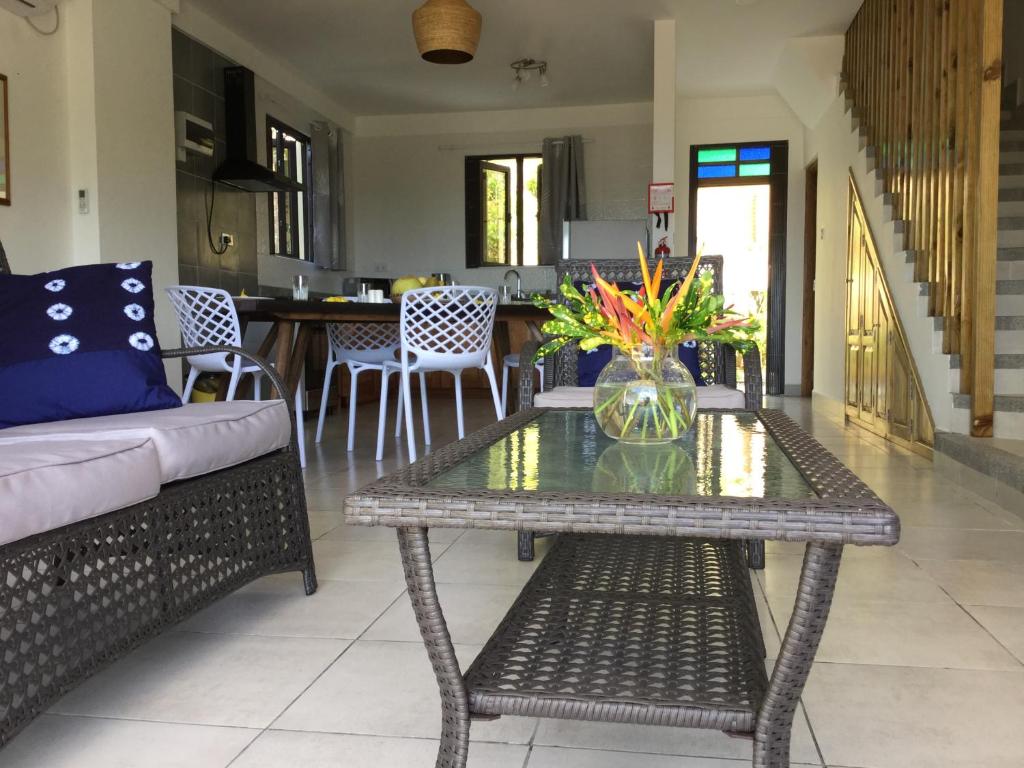 Posezení v ubytování Bougainvillas Seychelles