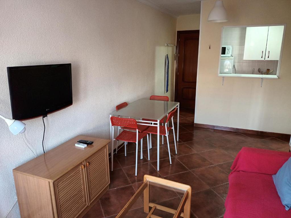 Kuchyňa alebo kuchynka v ubytovaní APARTAMENTOS VIALIA SOL y PLAYA