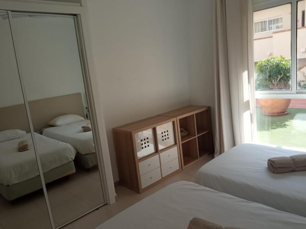 Fotografie z fotogalerie ubytování Golf del Sur-1 bedroom poolside apartment-sleeps 4 v destinaci San Miguel de Abona