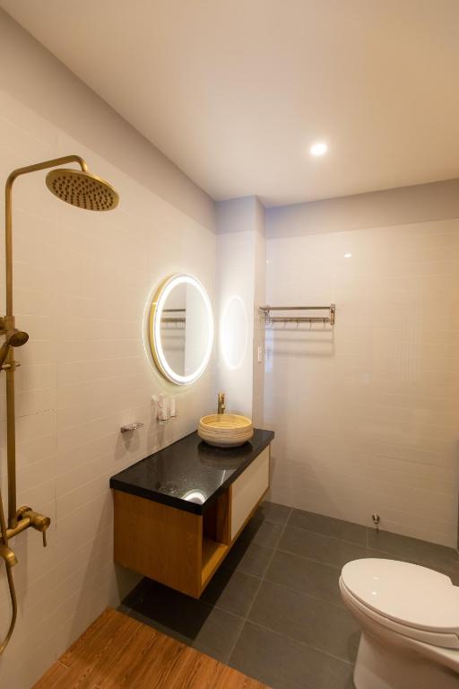 Phòng tắm tại Nguyễn Tài Hostel &amp; Coffee Đà Lạt