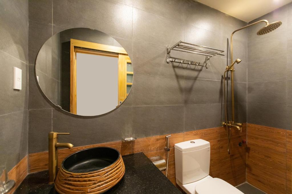 Phòng tắm tại Nguyễn Tài Hostel &amp; Coffee Đà Lạt