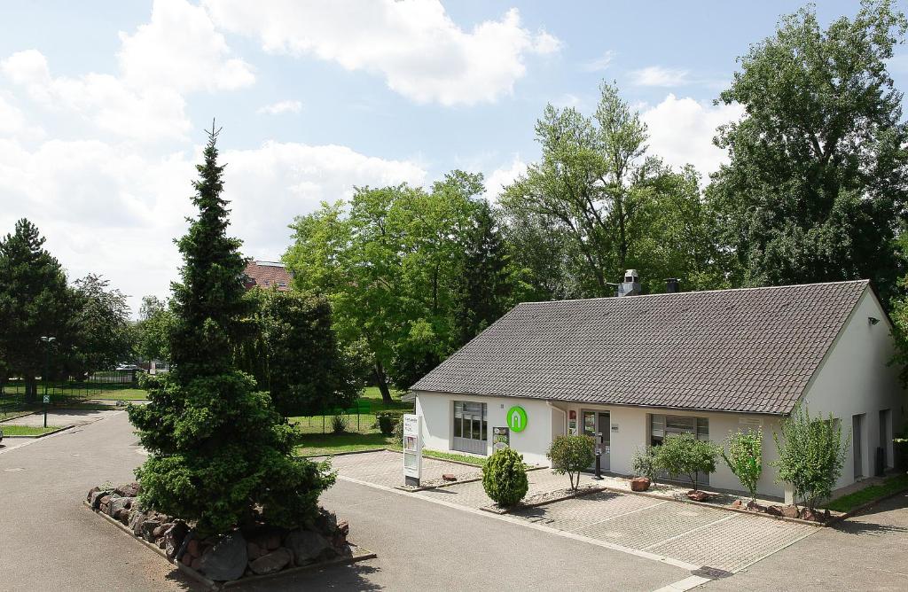 Hôtel Campanile Strasbourg Aéroport Lingolsheim - Resim 1