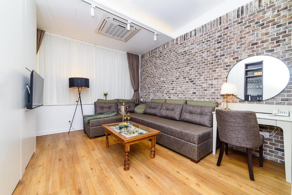 Belgrade Inn Garni Hotel - Resim 13