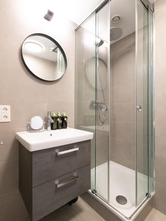 Limehome Berlin Luise Henriette Str - Digital Access - Resim 17