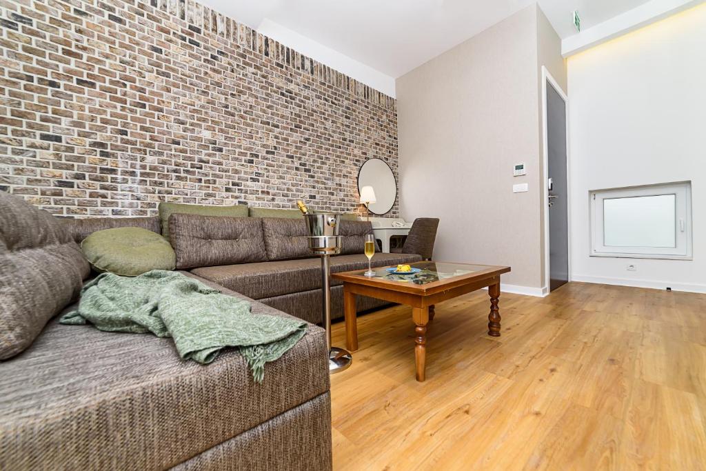 Belgrade Inn Garni Hotel - Resim 11