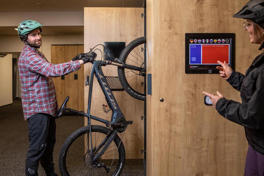 Jízda na kole v ubytování k1 sporthotel - Bike & Ski inklusive Hotel nebo okolí