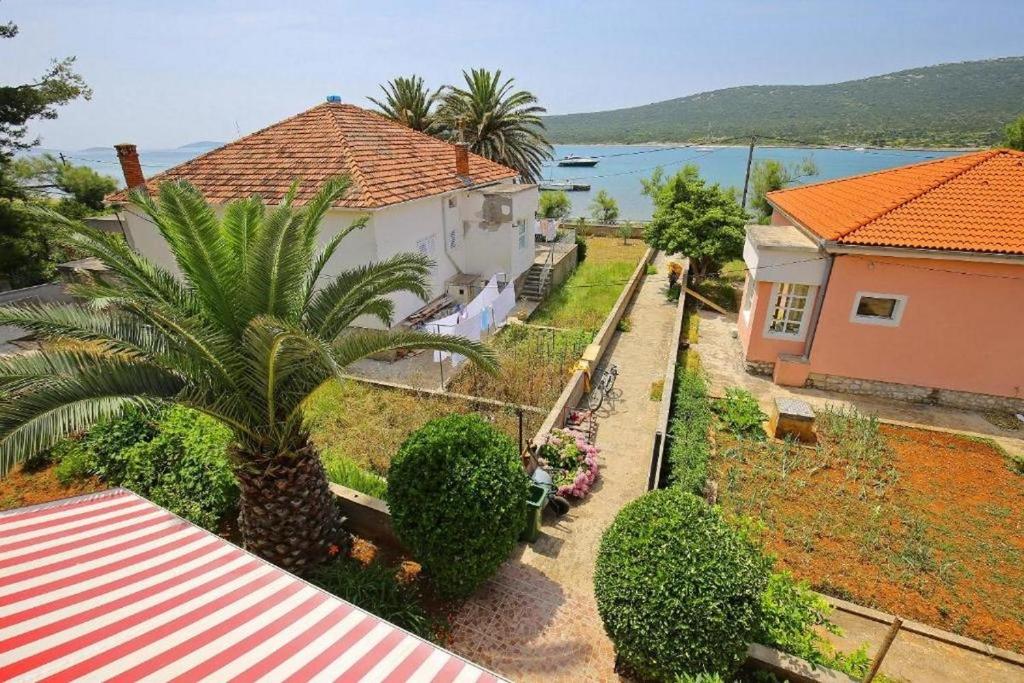 Fotografia z galérie ubytovania Apartments by the sea Ist - 19193 v destinácii Ist