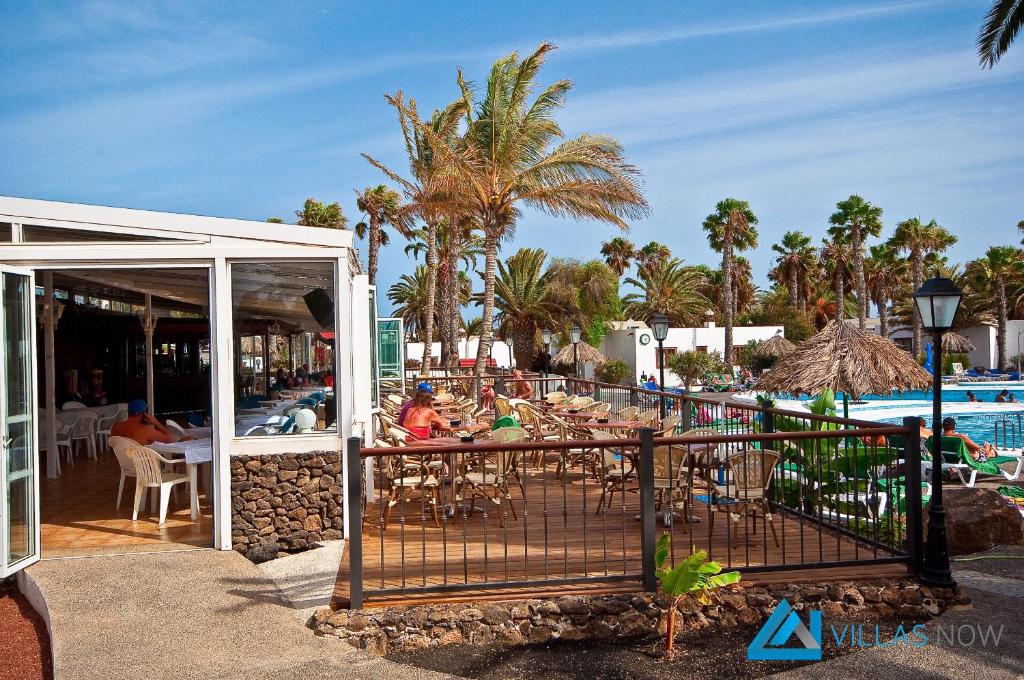 The swimming pool at or close to Las Brisas 112 - LH1033 By Villas Now Ltd