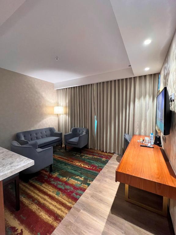 City Seasons Suites - Resim 36