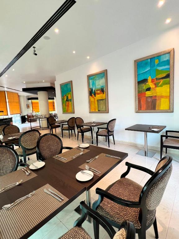 City Seasons Suites - Resim 16