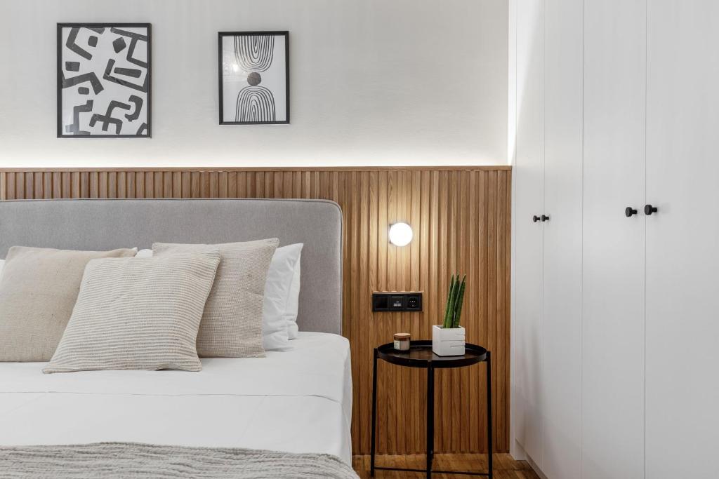 Posteľ alebo postele v izbe v ubytovaní Dreamy 1BR Apartment in Kolonaki by UPSTREET