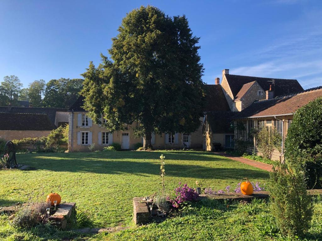Fotografia z galérie ubytovania Charming Normandy Country Home v destinácii Condeau