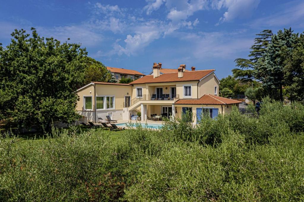 Vonkajšia záhrada v ubytovaní Villa Vera in Ližnjan - Haus für 8 Personen