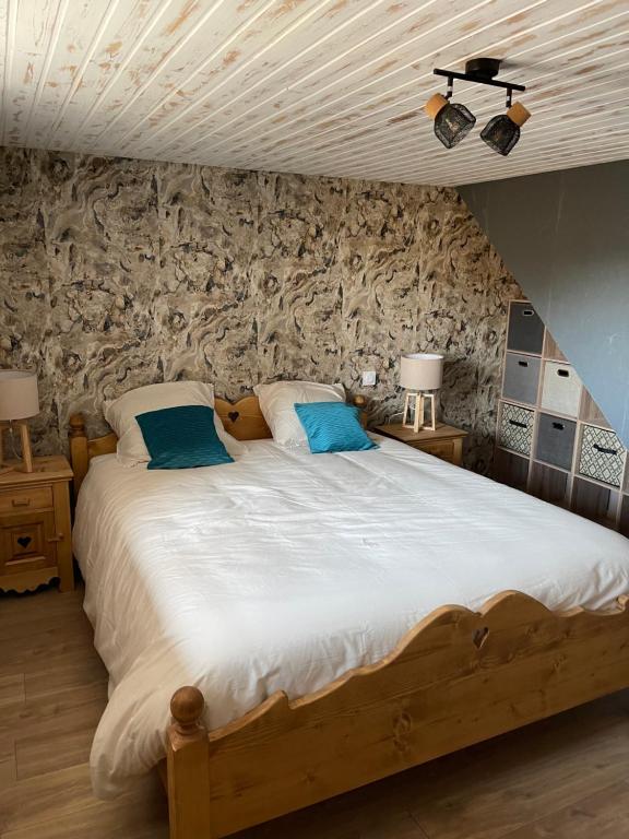 Posteľ alebo postele v izbe v ubytovaní CHALET-MICHEL avec SPA