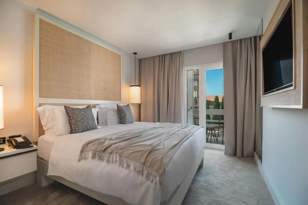 Double Room with Balcony and Sea View