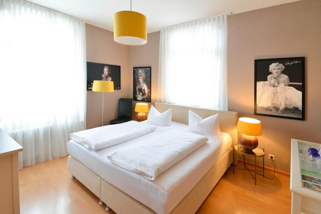 Gasthaus zum Adler - Double Room With Private Bathroom