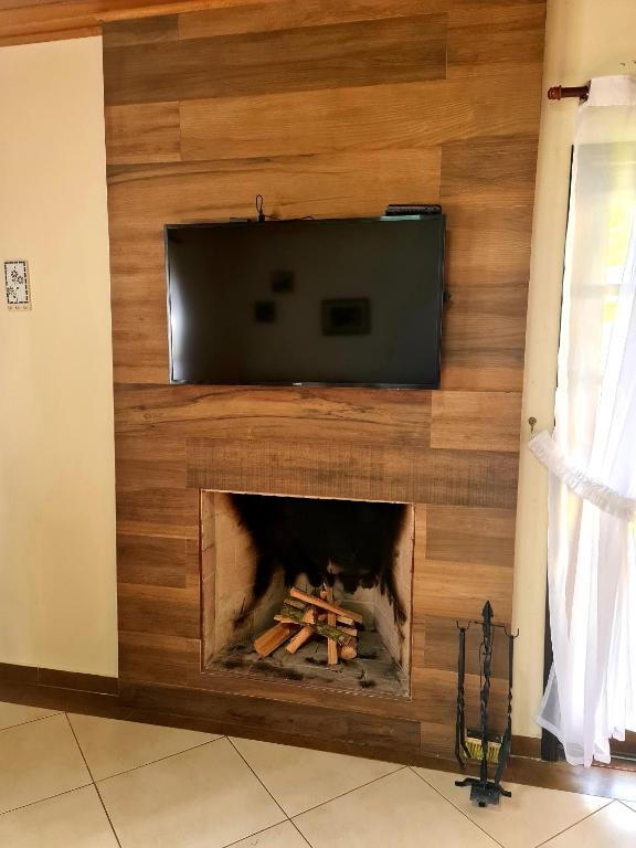 E0 gris chimenea eléctrica granja de madera Soporte de TV de