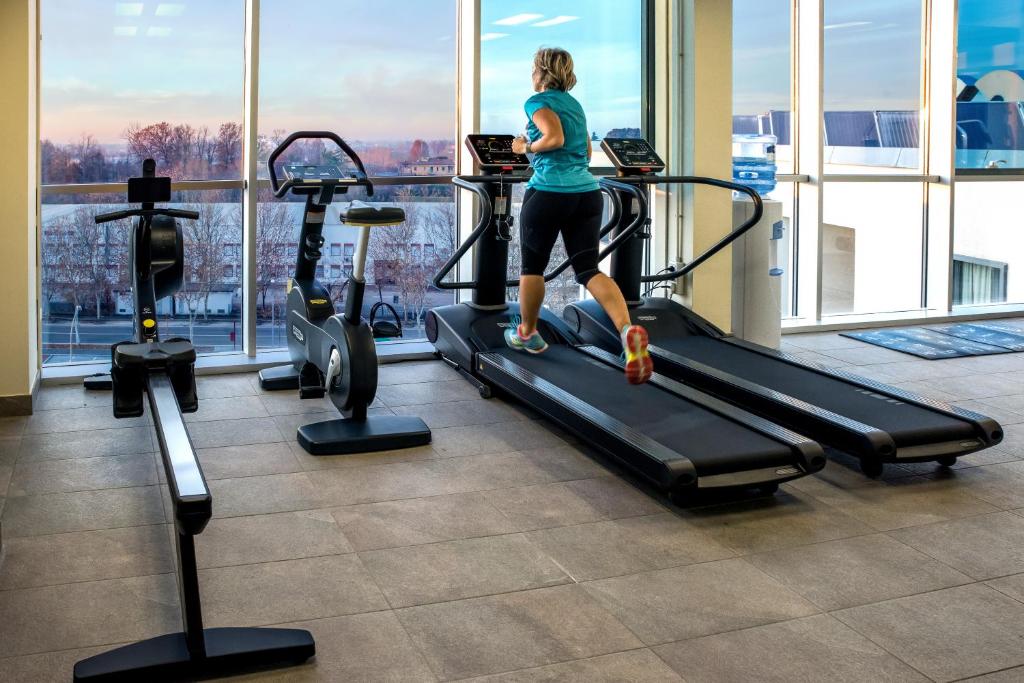 Fitness centrum a/nebo fitness zařízení v ubytování Hotel Cosmopolitan Bologna