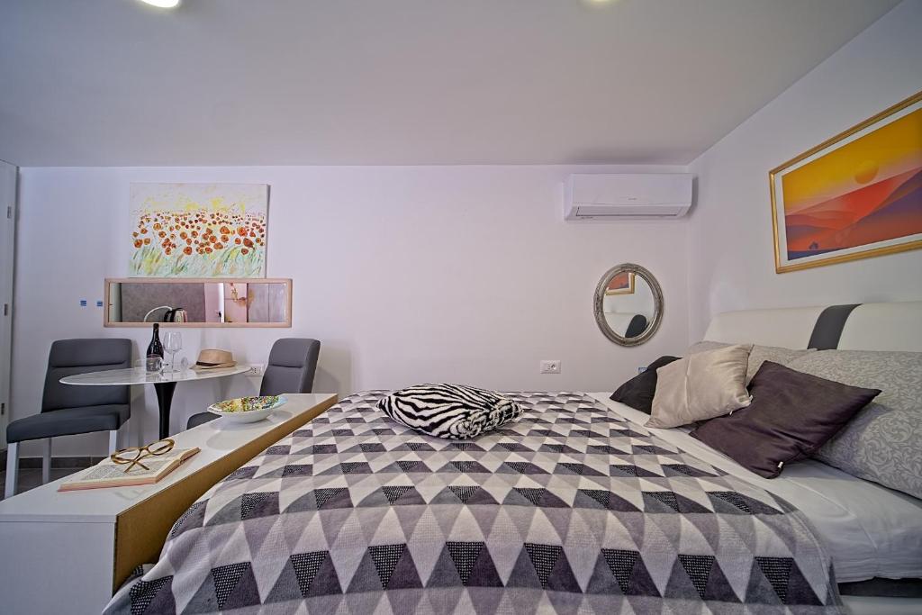 Apartments Lux - Deluxe King Studio