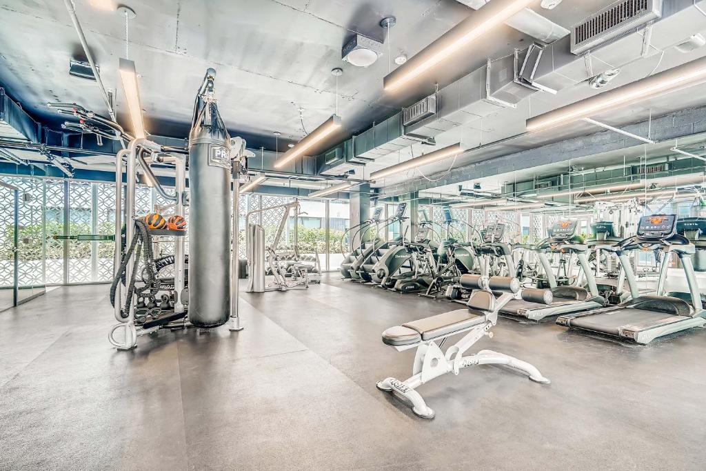 Fitness centrum a/nebo fitness zařízení v ubytování Sentral Wynwood