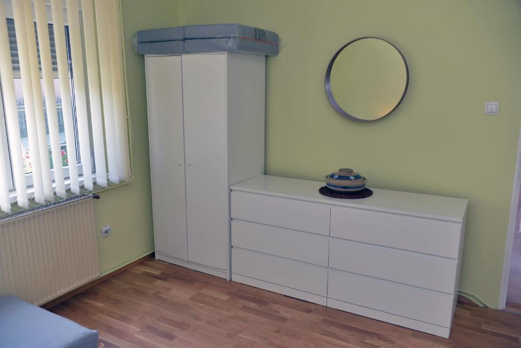 Fotografie z fotogalerie ubytování Affordable and Newly Renovated 1-bedroom Apartment v destinaci Kraljevo