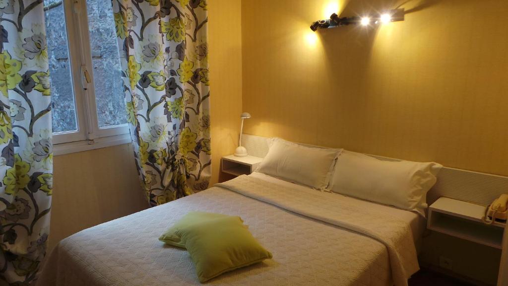 Hôtel Le Cambronne - Resim 29